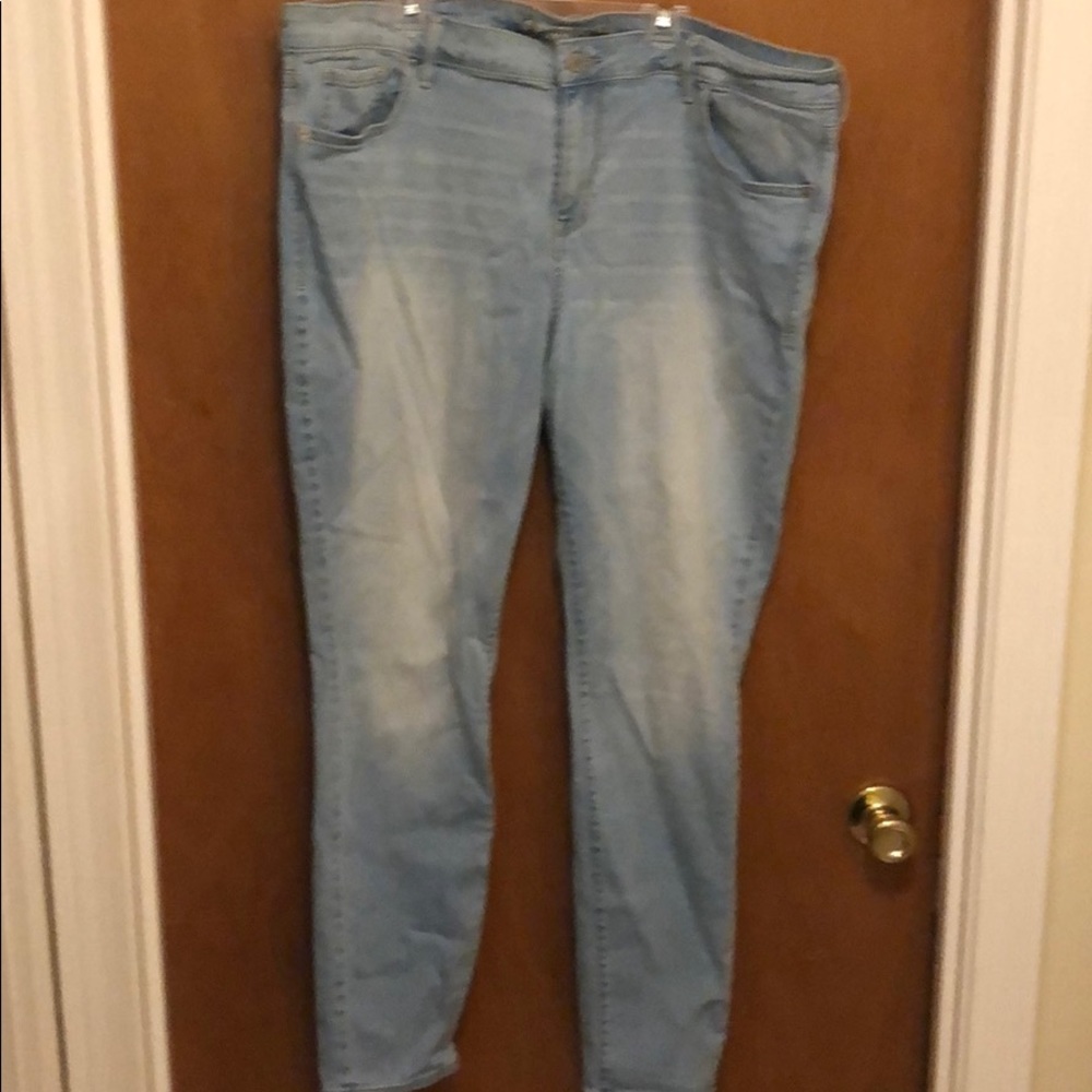 Old Navy light wash Rockstar jeans